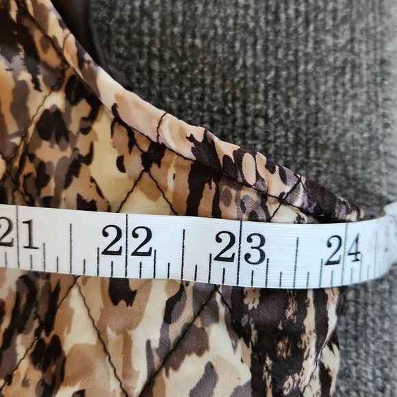 V17 CJ Banks Quilted Brown Camo Vest - Picture 9 of 9